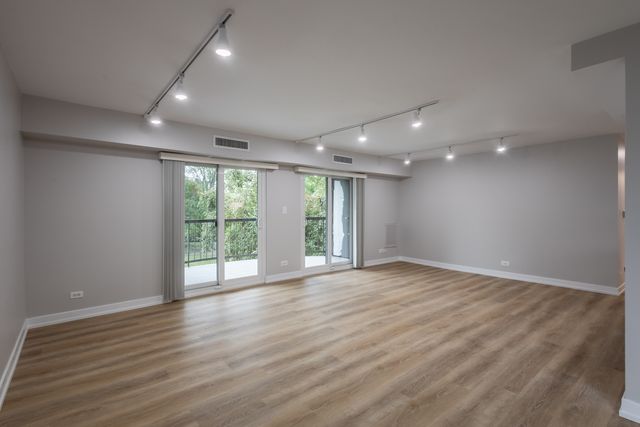 1415 E Central Road 315B, Arlington Heights, IL 60005