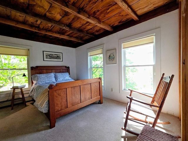 47 Harty Dr, Petersham, MA 01366