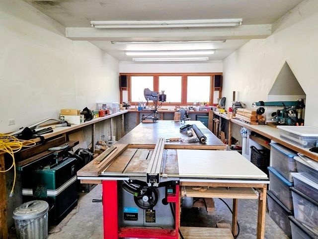 47 Harty Dr, Petersham, MA 01366