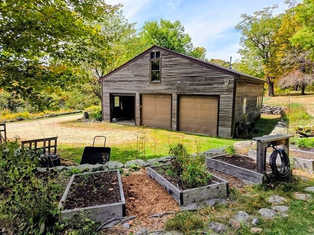 47 Harty Dr, Petersham, MA 01366