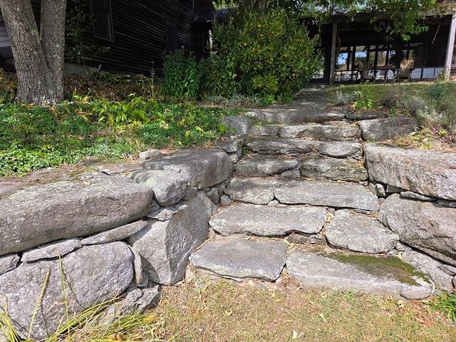 47 Harty Dr, Petersham, MA 01366