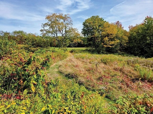 47 Harty Dr, Petersham, MA 01366