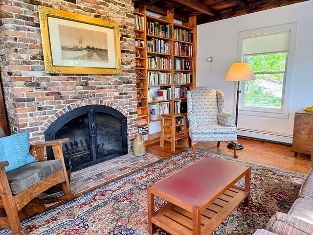 47 Harty Dr, Petersham, MA 01366