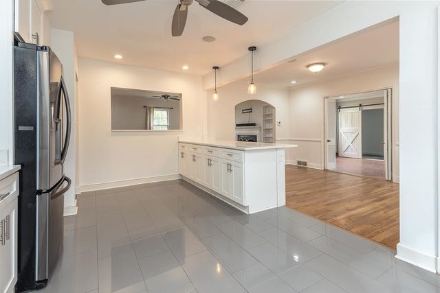 1204 E CRESTWOOD DR, Memphis, TN 38119