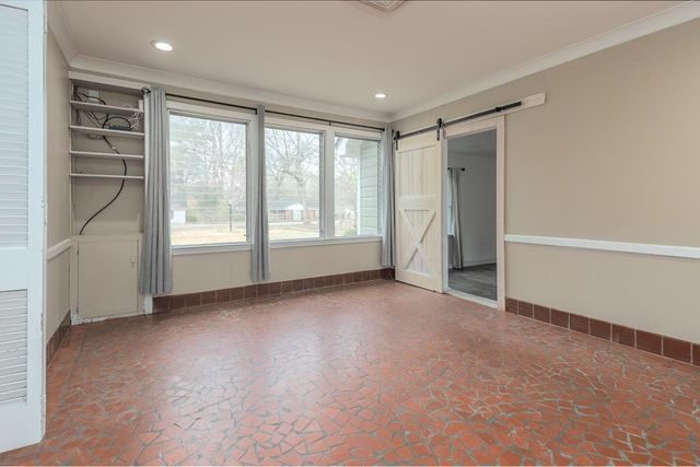 1204 E CRESTWOOD DR, Memphis, TN 38119