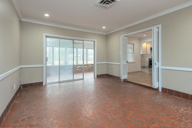 1204 E CRESTWOOD DR, Memphis, TN 38119