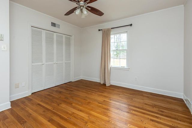 1204 E CRESTWOOD DR, Memphis, TN 38119