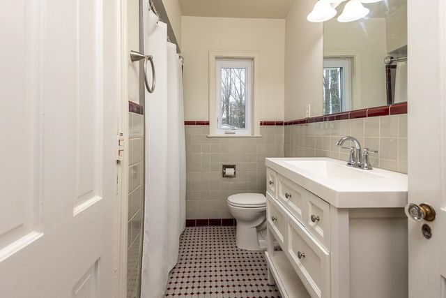 1204 E CRESTWOOD DR, Memphis, TN 38119