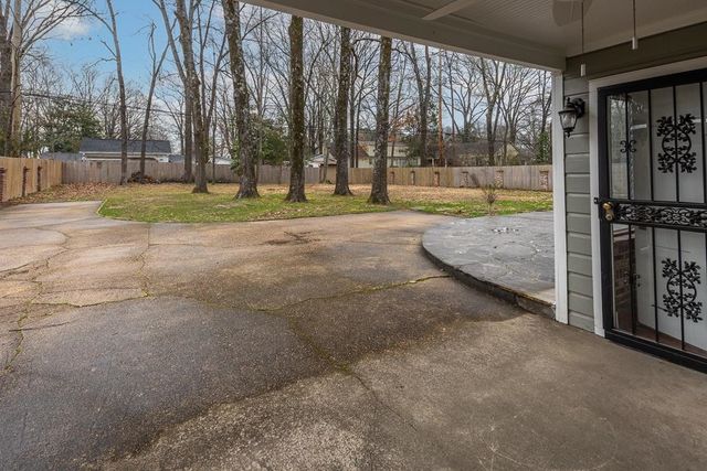 1204 E CRESTWOOD DR, Memphis, TN 38119