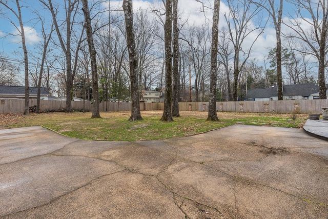 1204 E CRESTWOOD DR, Memphis, TN 38119