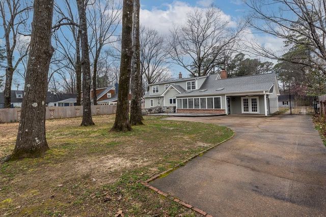 1204 E CRESTWOOD DR, Memphis, TN 38119