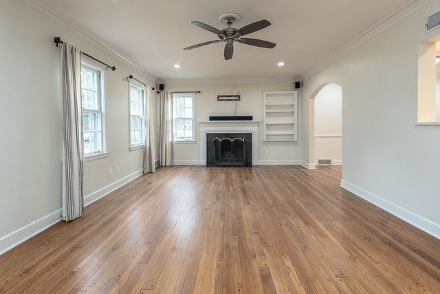 1204 E CRESTWOOD DR, Memphis, TN 38119