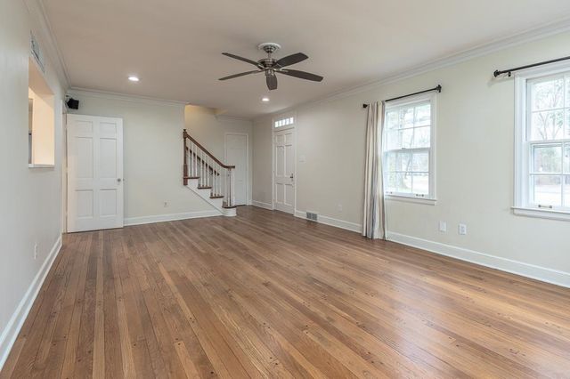 1204 E CRESTWOOD DR, Memphis, TN 38119