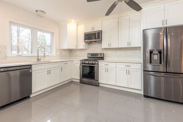 1204 E CRESTWOOD DR, Memphis, TN 38119