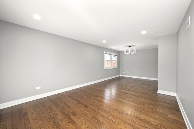 11201 S Deerpath Lane, Palos Hills, IL 60465