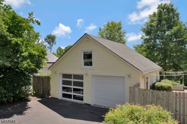 41 Washington Ave, Franklin Twp., NJ 08873