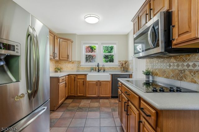 41 Washington Ave, Franklin Twp., NJ 08873