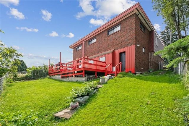 3003 Jersey St, Mckeesport, PA 15132