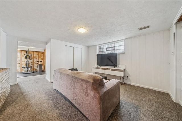 3003 Jersey St, Mckeesport, PA 15132