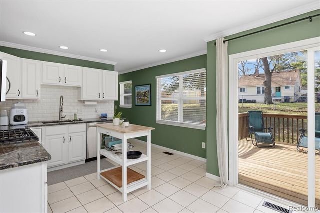 1501 Miller Road, Lake Orion, MI 48362