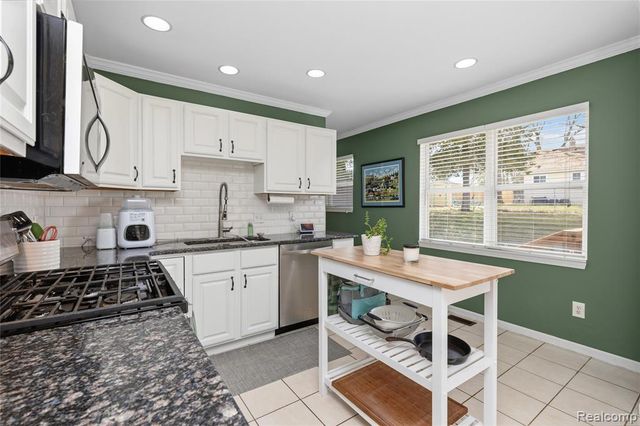 1501 Miller Road, Lake Orion, MI 48362