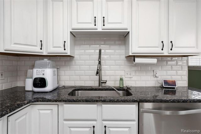 1501 Miller Road, Lake Orion, MI 48362