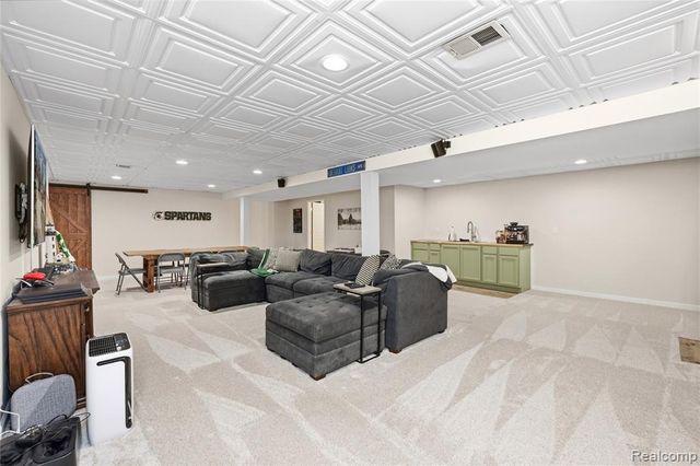 1501 Miller Road, Lake Orion, MI 48362