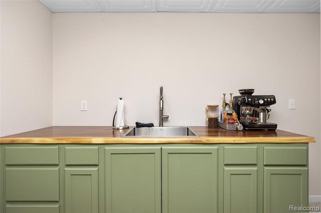 1501 Miller Road, Lake Orion, MI 48362