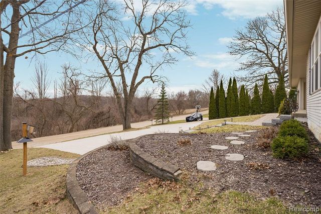 1501 Miller Road, Lake Orion, MI 48362
