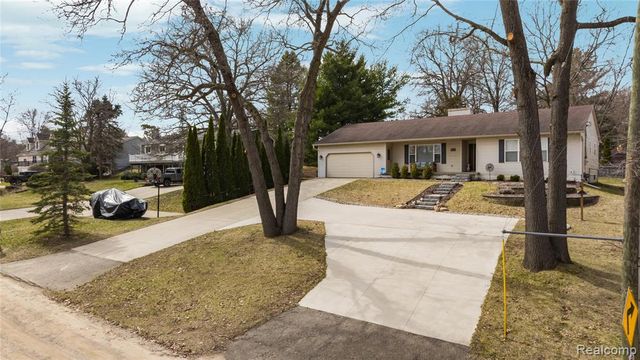 1501 Miller Road, Lake Orion, MI 48362