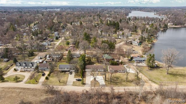 1501 Miller Road, Lake Orion, MI 48362
