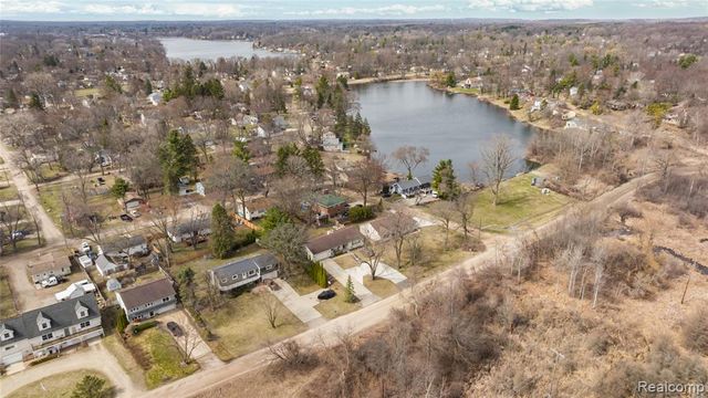1501 Miller Road, Lake Orion, MI 48362