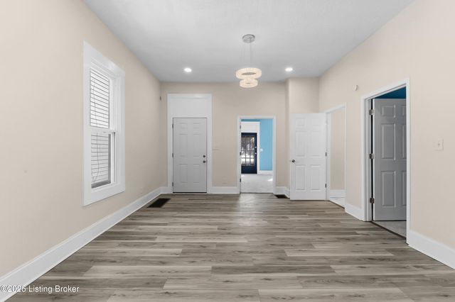 2205 Bolling Ave, Louisville, KY 40210