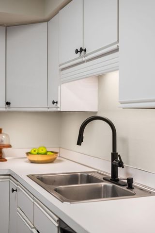 3030 Saint Albans Mill Road 115, Minnetonka, MN 55305