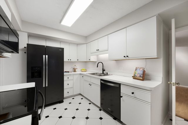 3030 Saint Albans Mill Road 115, Minnetonka, MN 55305