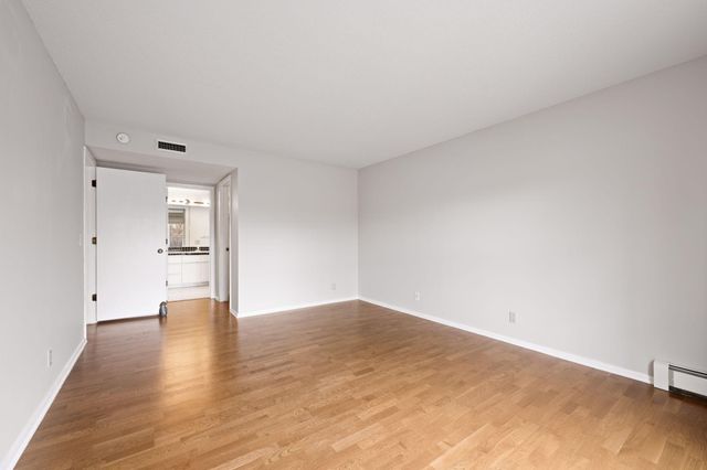 3030 Saint Albans Mill Road 115, Minnetonka, MN 55305