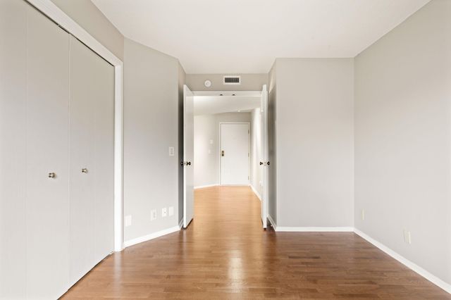 3030 Saint Albans Mill Road 115, Minnetonka, MN 55305