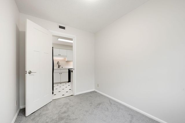 3030 Saint Albans Mill Road 115, Minnetonka, MN 55305