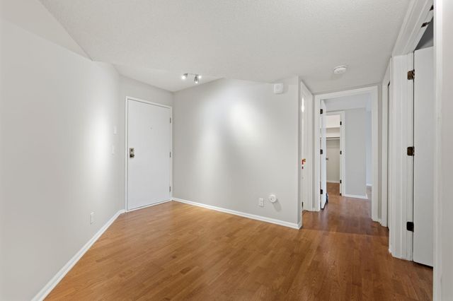 3030 Saint Albans Mill Road 115, Minnetonka, MN 55305