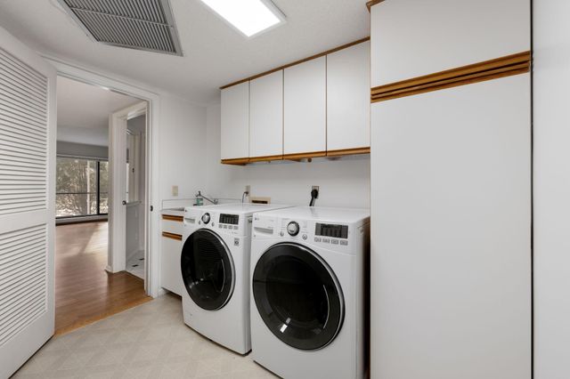 3030 Saint Albans Mill Road 115, Minnetonka, MN 55305