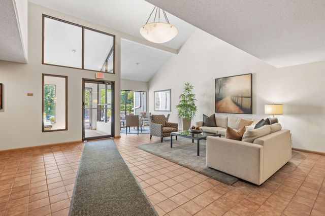 3030 Saint Albans Mill Road 115, Minnetonka, MN 55305