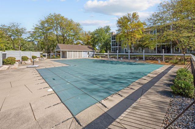 3030 Saint Albans Mill Road 115, Minnetonka, MN 55305