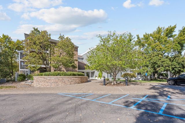 3030 Saint Albans Mill Road 115, Minnetonka, MN 55305