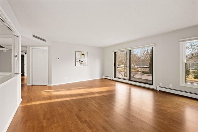 3030 Saint Albans Mill Road 115, Minnetonka, MN 55305