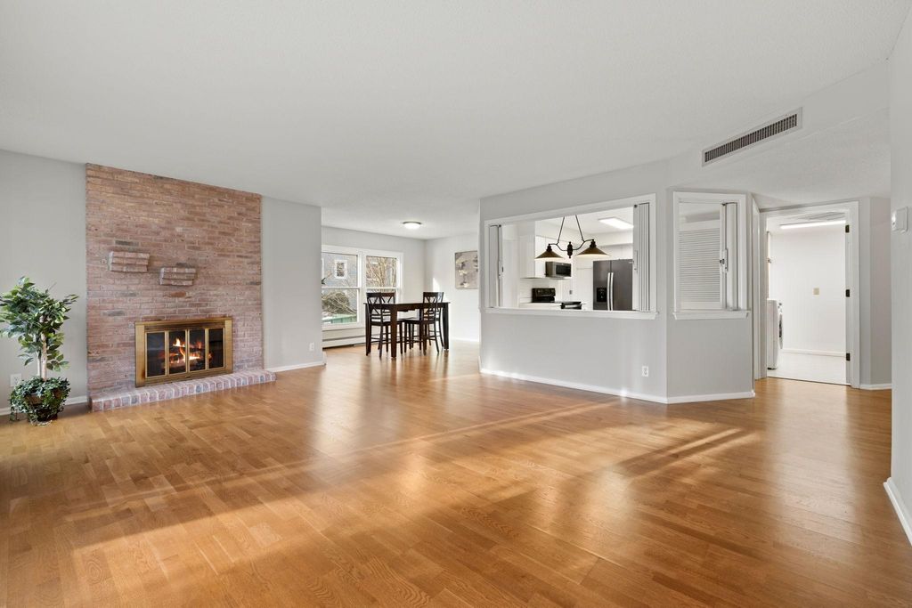 3030 Saint Albans Mill Road 115, Minnetonka, MN 55305