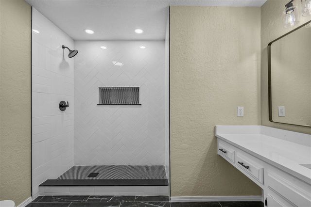 9 NW 60Th St, Lawton, OK 73505