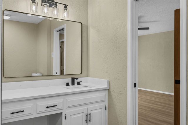 9 NW 60Th St, Lawton, OK 73505