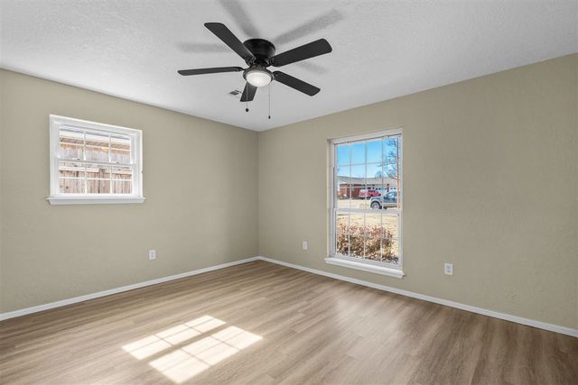 9 NW 60Th St, Lawton, OK 73505