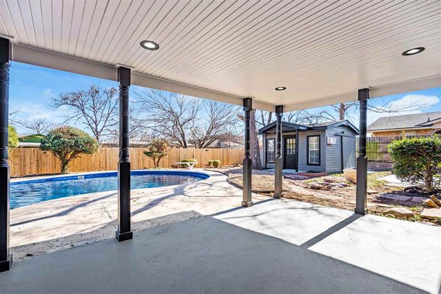 9 NW 60Th St, Lawton, OK 73505