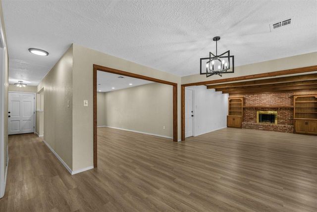 9 NW 60Th St, Lawton, OK 73505